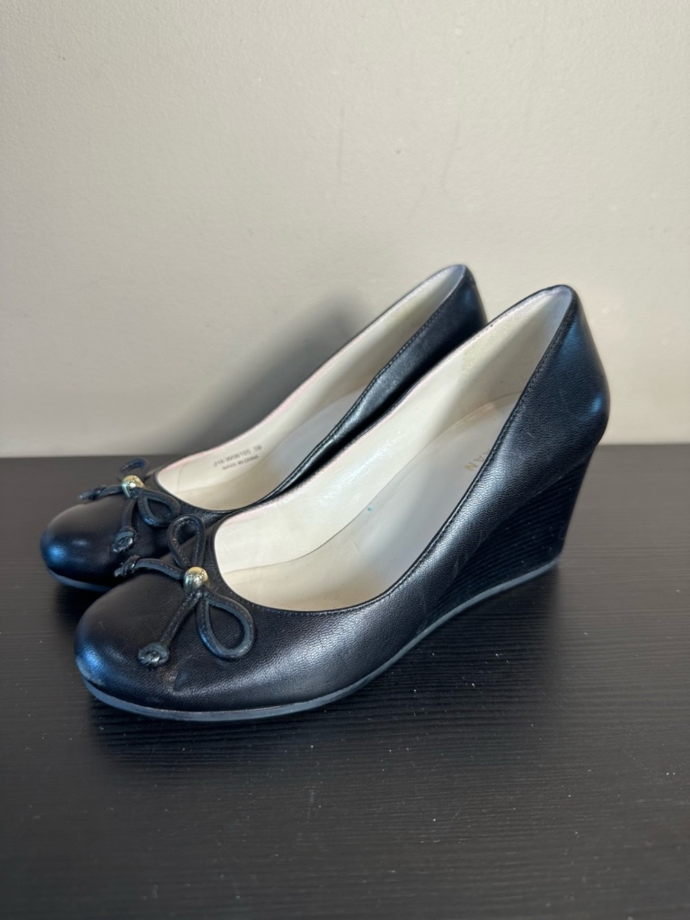Cole Haan Black Leather Wedge Pumps with Bow Accent Women’s US 5